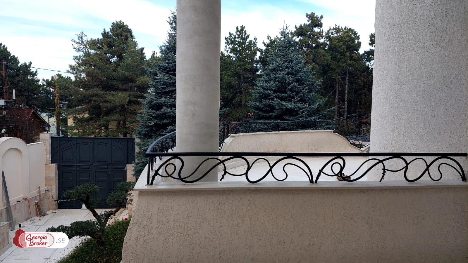 nearly repaired 11-room house for rent